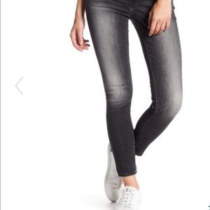 Like New:🌹Comfy Ava Skinny Jean Mid Rise